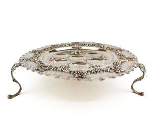 Lot 31 Sterling Silver Judaica Seder Dish with Floral Wreath Motif