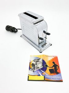 Lot 34: Toastmaster 1 Slice Automatic Toaster Chrome 1929