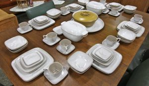 Mid Century Modern Tableware